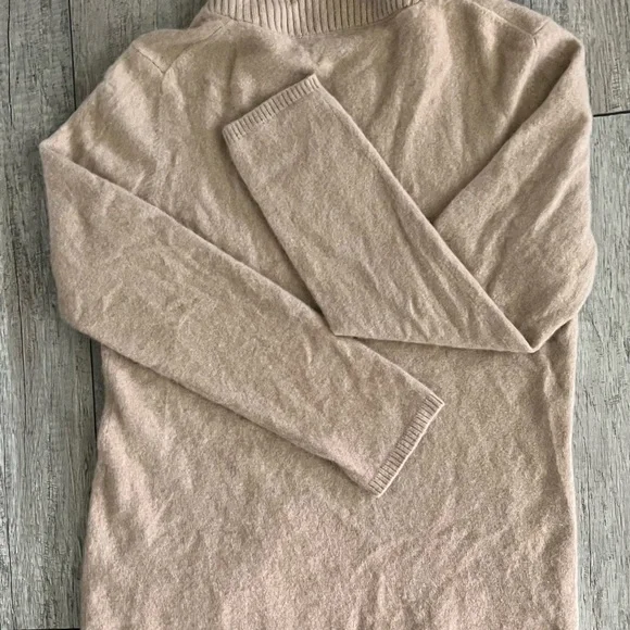 PURSUITS, ITD. Sueter de mujer, Color cafe, talla L, 100% Cashmere. - Picture 4 of 5